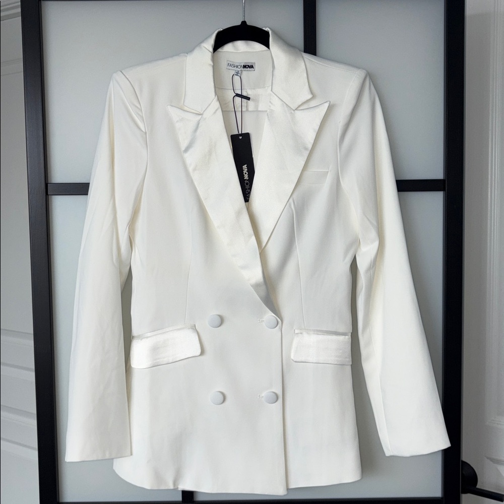 Fashion Nova Women's White Double-Breasted Tuxedo Pantsuit Set